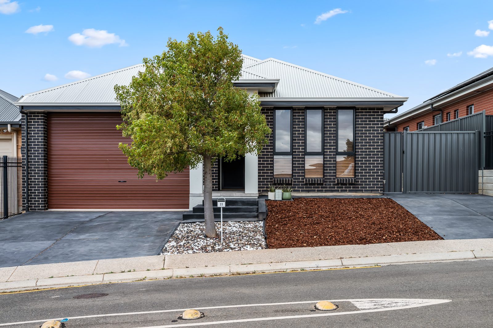 Property photograph — 33 Highview Drive, Hillbank