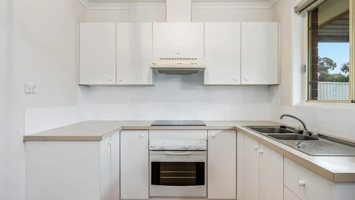 2/3 Evan Avenue